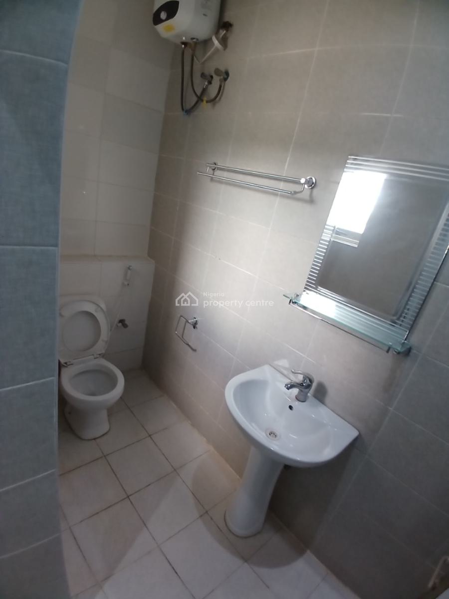 Smart 3 Bedroom Block of Flat with 1room Bq, Guzape Abuja Diplomatic Zone, Guzape District, Abuja, House for Rent