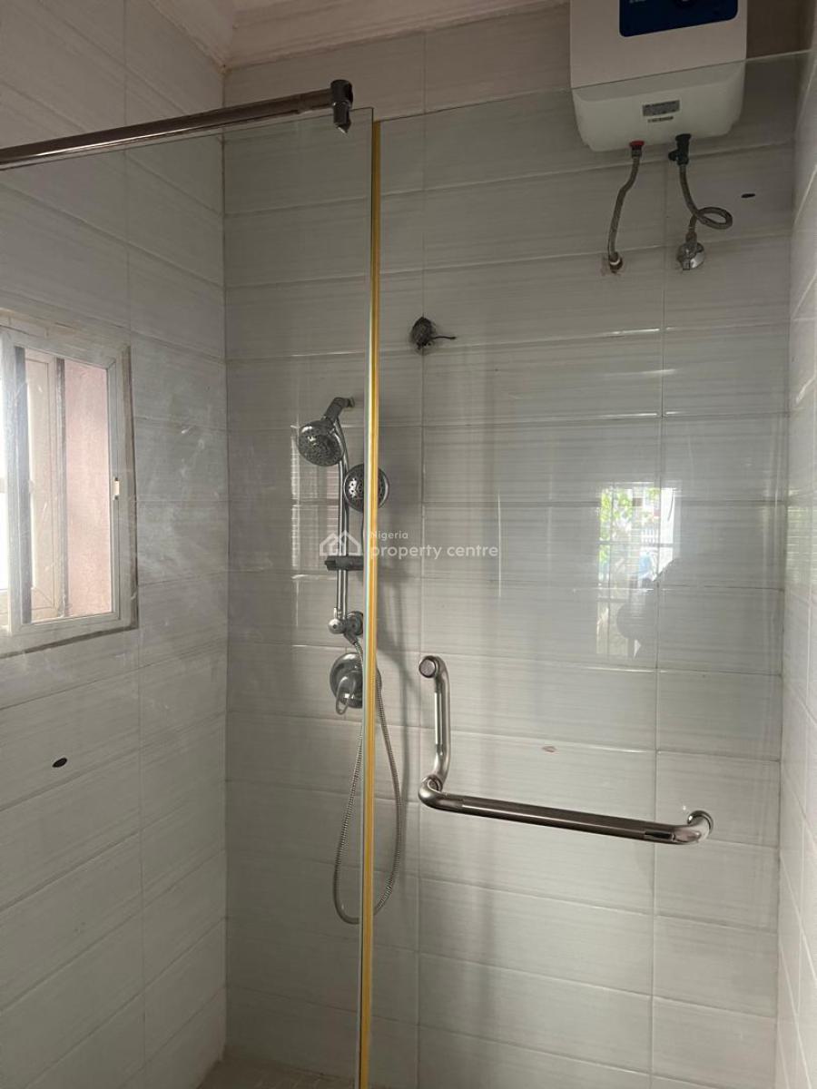 3 Bedrooms Bungalow with a Bq, Ajah, Lagos, Semi-detached Bungalow for Rent