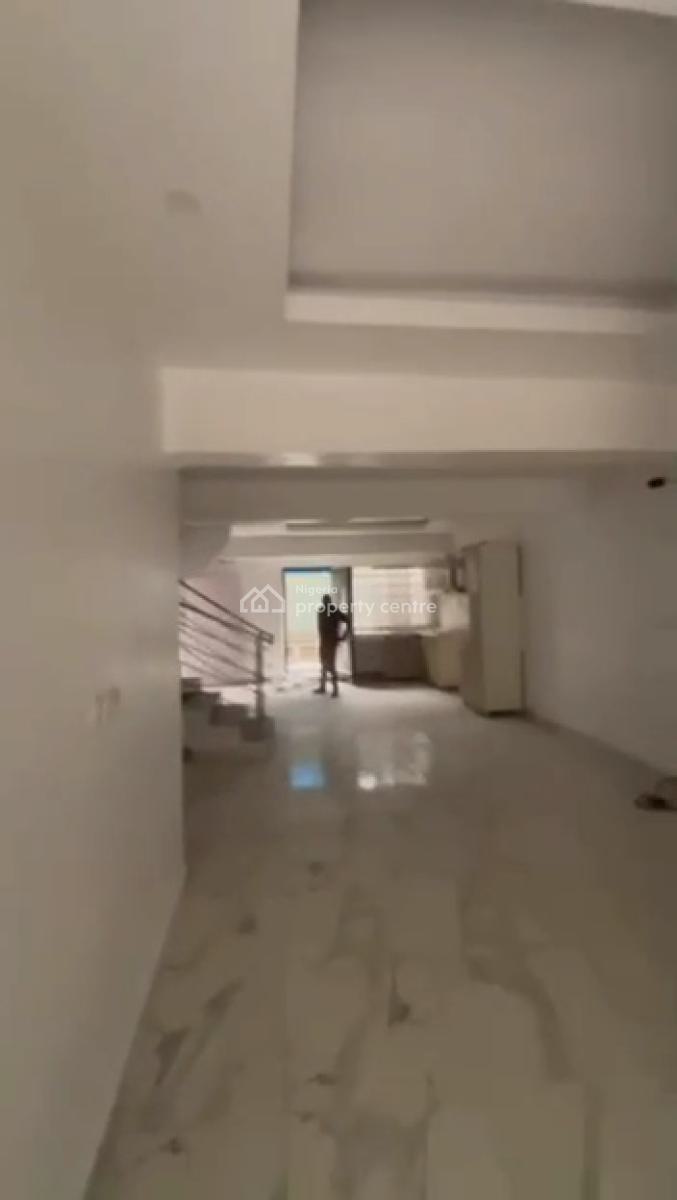 Relatively New 5 Bedroom Terrace House with Bq, Iponri, Surulere, Lagos, Terraced Duplex for Rent