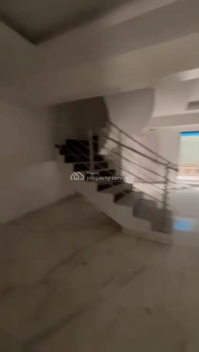 Relatively New 5 Bedroom Terrace House with Bq, Iponri, Surulere, Lagos, Terraced Duplex for Rent