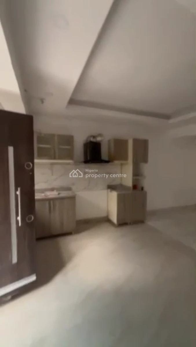 Relatively New 5 Bedroom Terrace House with Bq, Iponri, Surulere, Lagos, Terraced Duplex for Rent