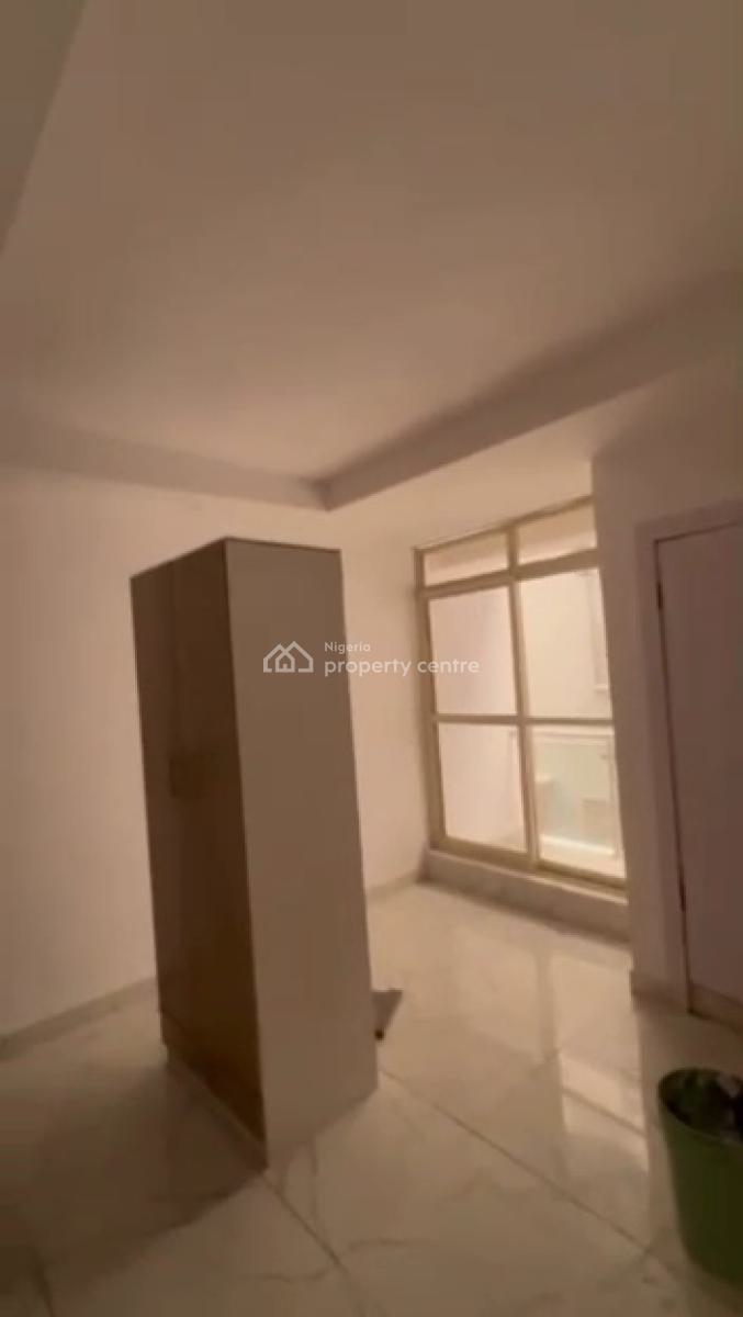 Relatively New 5 Bedroom Terrace House with Bq, Iponri, Surulere, Lagos, Terraced Duplex for Rent