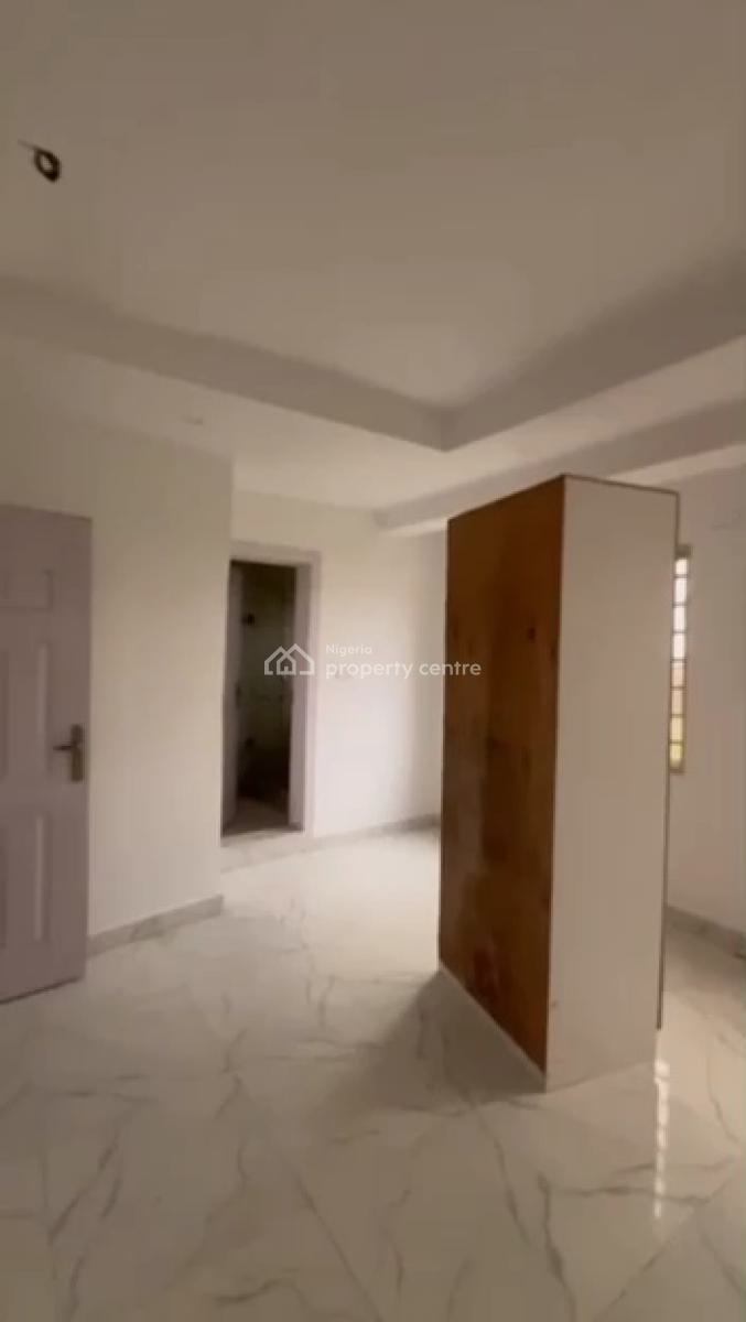Relatively New 5 Bedroom Terrace House with Bq, Iponri, Surulere, Lagos, Terraced Duplex for Rent