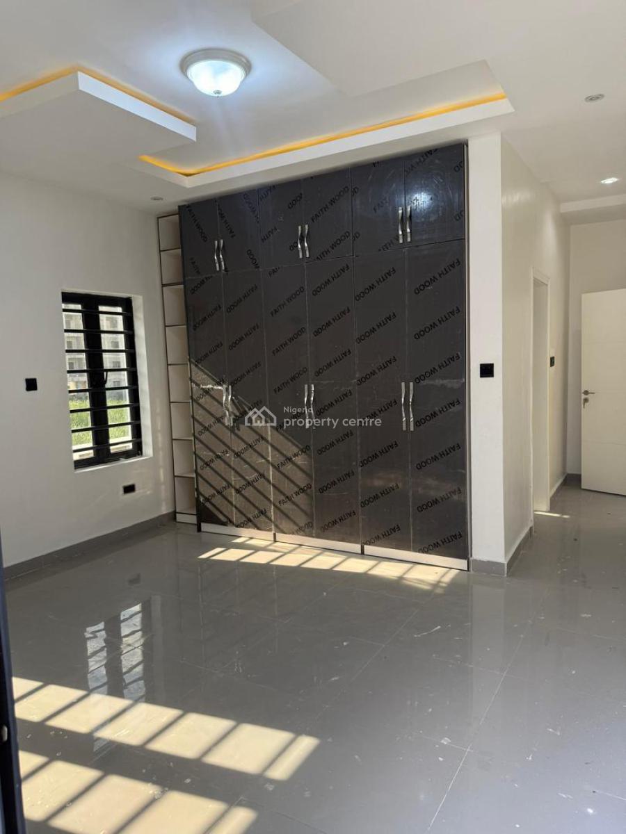 Nice New 2 Bedroom Apartment with Swimming Pool, Balcony, in an Estate Off Freedom Way, Lekki Phase 1, Lekki, Lagos, Flat / Apartment for Rent