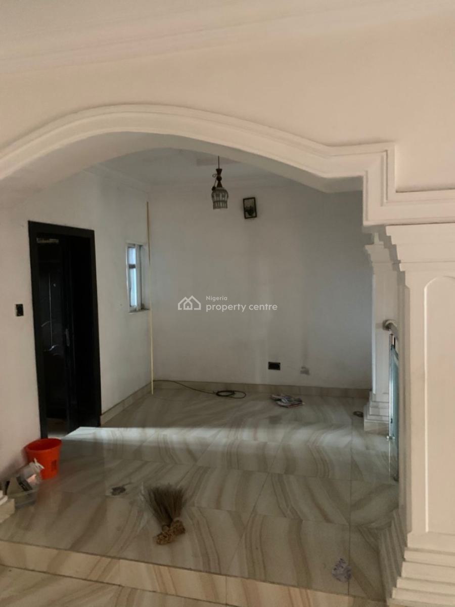 Decent 3 Bedroom Apartment, Omole Phase 2, Ikeja, Lagos, Flat / Apartment for Rent