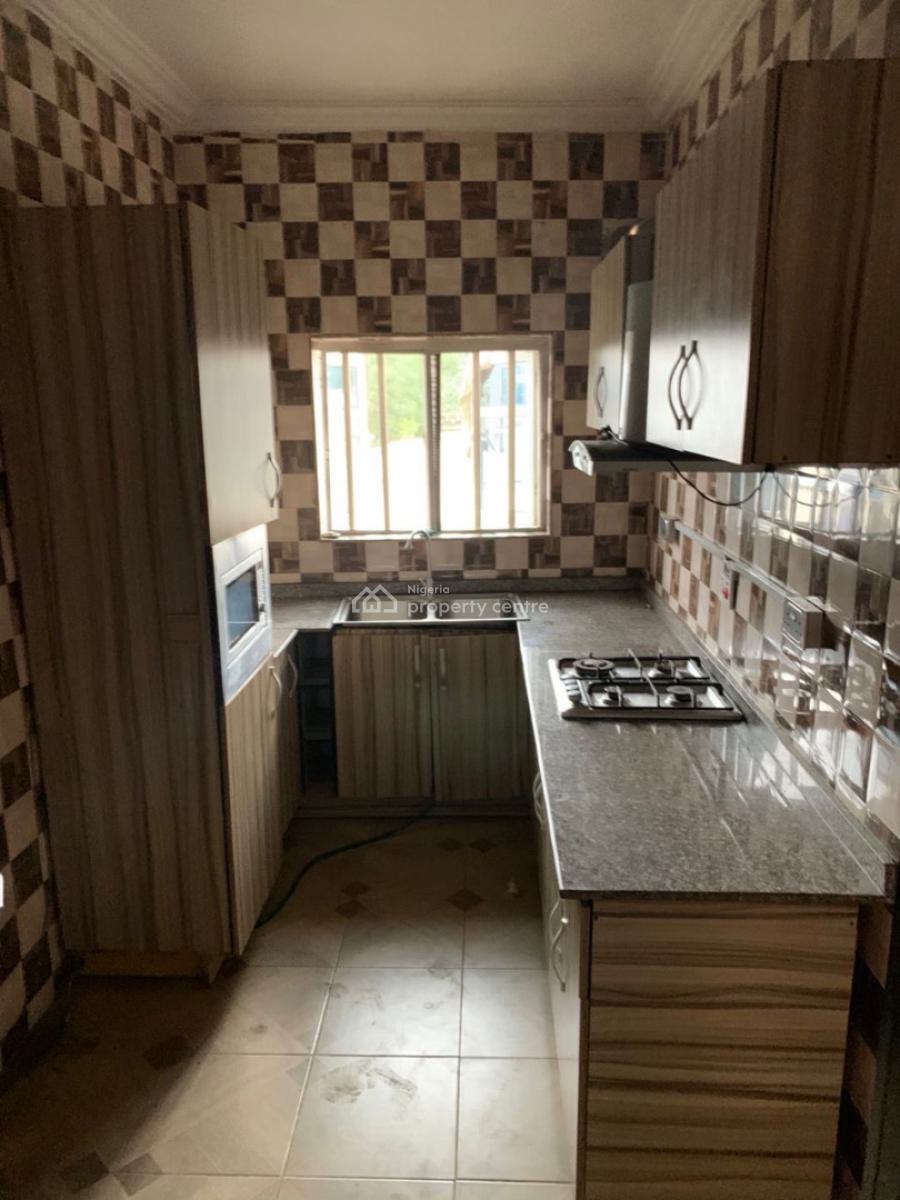 Decent 3 Bedroom Apartment, Omole Phase 2, Ikeja, Lagos, Flat / Apartment for Rent