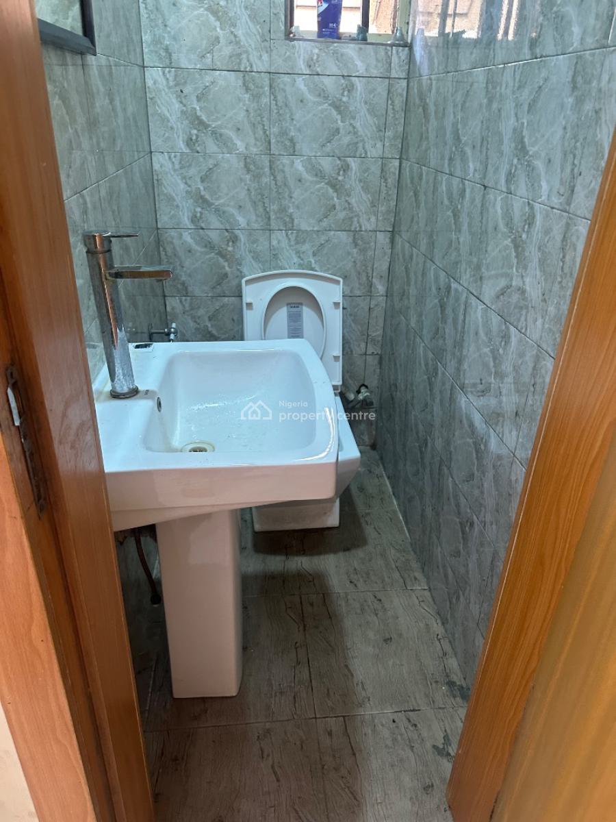 Two Bedroom Flat, East Estate, Agungi, Lekki, Lagos, Flat / Apartment for Rent