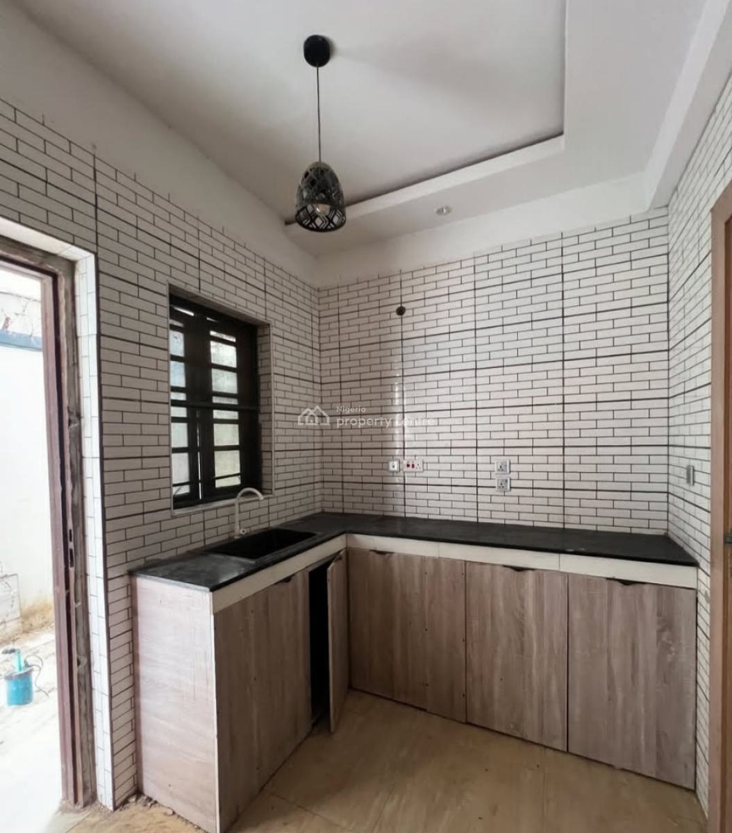 Its Self-serviced Come with Your Own Generator, Ikate, Lekki, Lagos, Flat / Apartment for Rent