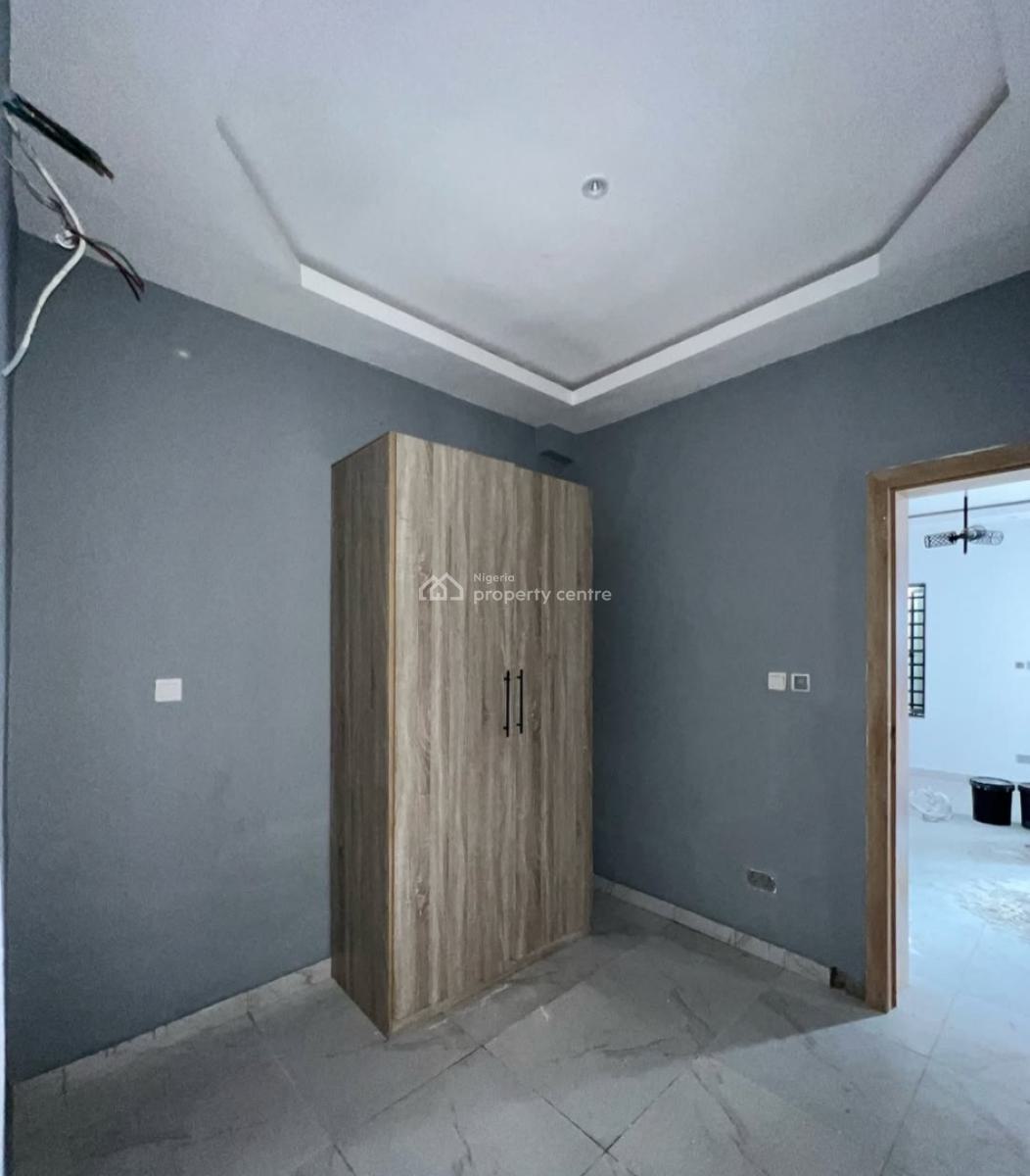 Its Self-serviced Come with Your Own Generator, Ikate, Lekki, Lagos, Flat / Apartment for Rent