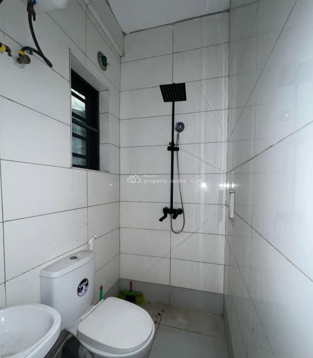 Its Self-serviced Come with Your Own Generator, Ikate, Lekki, Lagos, Flat / Apartment for Rent