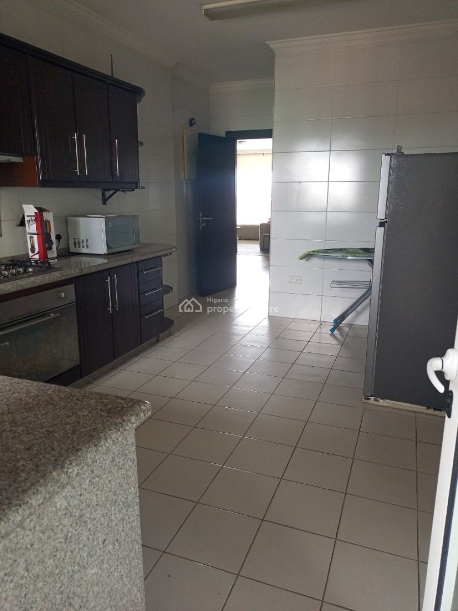 Spacious 3 Bedroom with Bq Pool Gym Elevator 24 Hours Light, Tennis Court, Off Gerald Road, Ikoyi, Lagos, Flat / Apartment for Rent