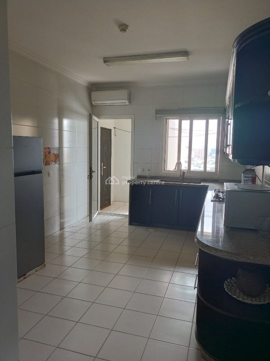 Spacious 3 Bedroom with Bq Pool Gym Elevator 24 Hours Light, Tennis Court, Off Gerald Road, Ikoyi, Lagos, Flat / Apartment for Rent