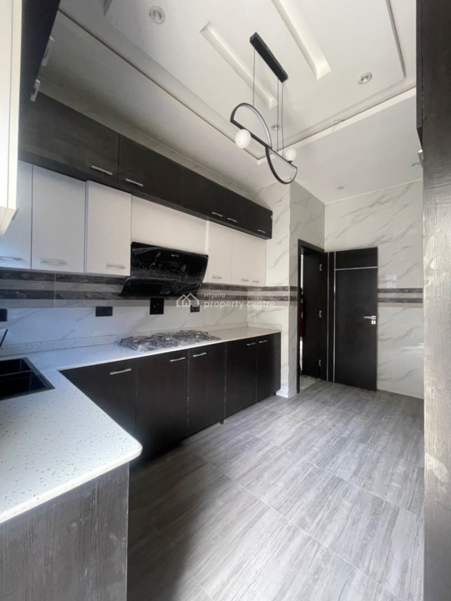 Nicely Finished 3 Bedroom Apartmen with a Gym, Maryland, Lagos, Flat / Apartment for Rent