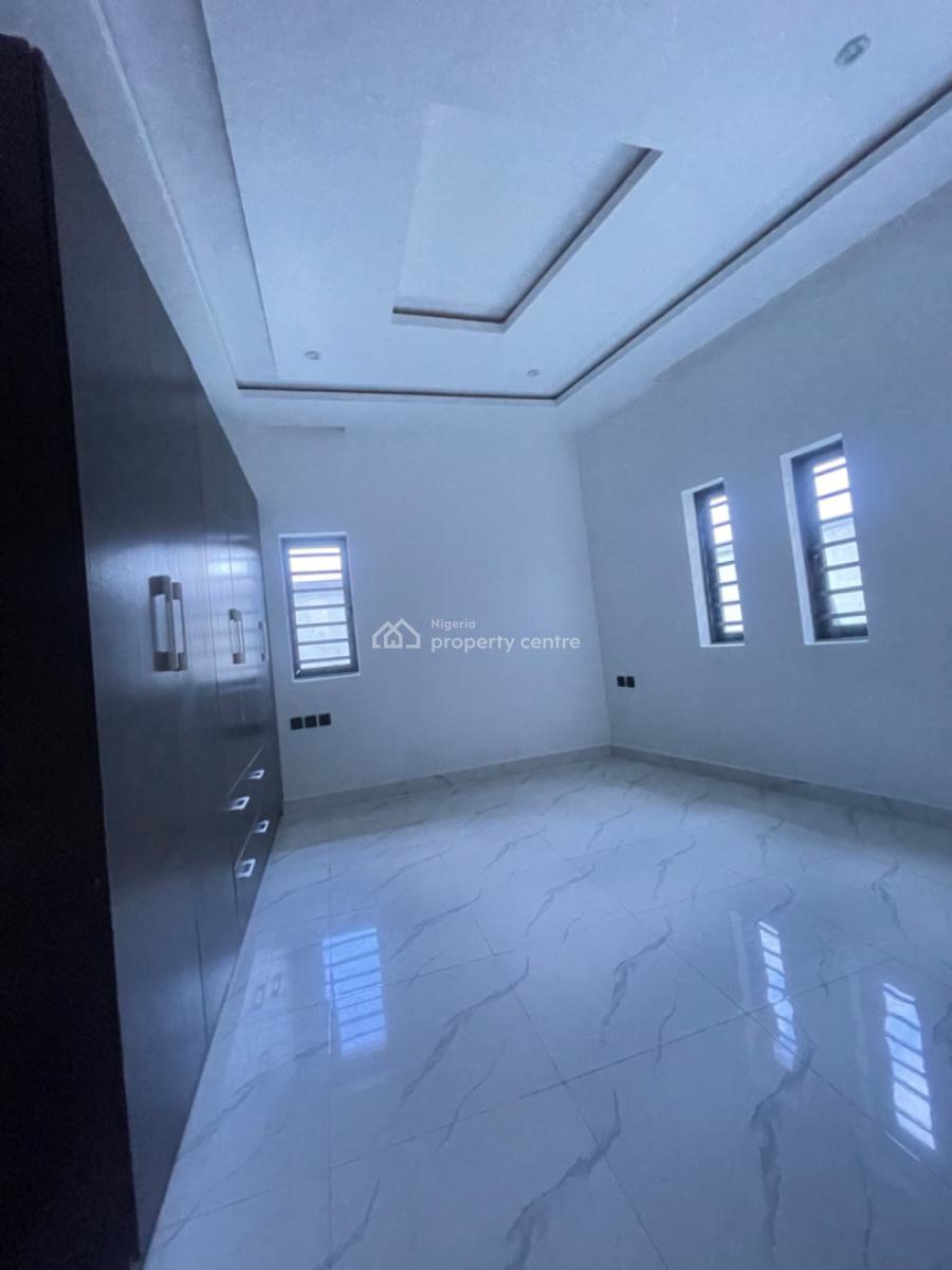 Nicely Finished 3 Bedroom Apartmen with a Gym, Maryland, Lagos, Flat / Apartment for Rent