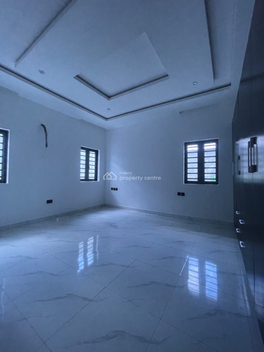 Nicely Finished 3 Bedroom Apartmen with a Gym, Maryland, Lagos, Flat / Apartment for Rent