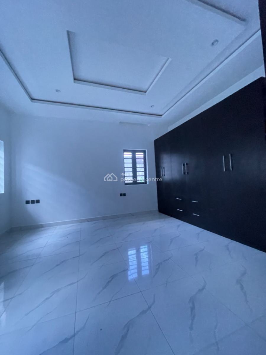 Nicely Finished 3 Bedroom Apartmen with a Gym, Maryland, Lagos, Flat / Apartment for Rent