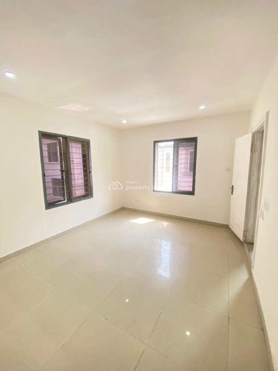 Upper Floor Unit of 2 Bedroom Serviced Apartment with Balcony, Right Side, Lekki Phase 1, Lekki, Lagos, Flat / Apartment for Rent