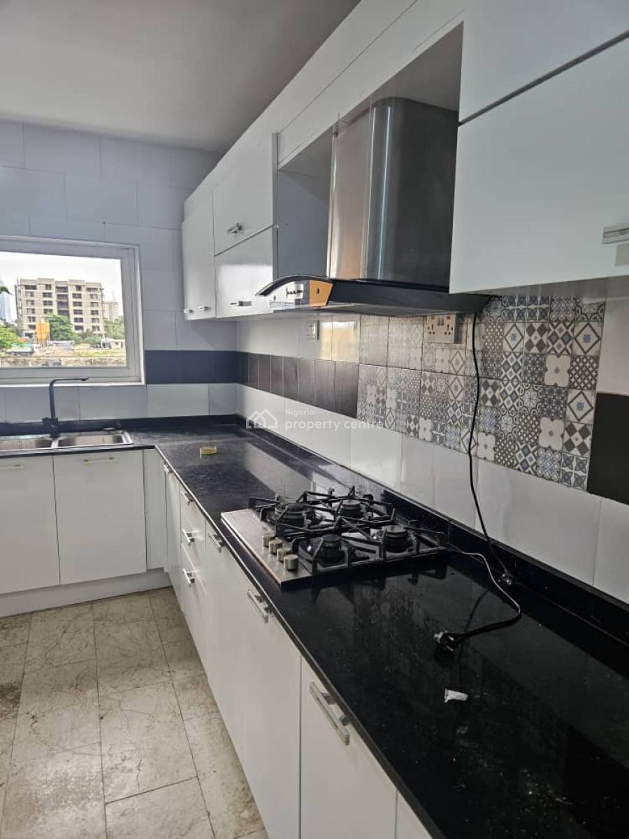 2 Bedroom Flat with Bq, Off Sinari Daranijo, Victoria Island (vi), Lagos, Flat / Apartment for Rent