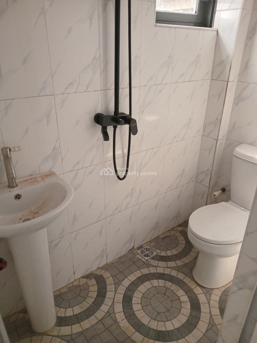 2 Bedroom Flat, By Adekunle Third Mainland, Alagomeji, Yaba, Lagos, Flat / Apartment for Rent