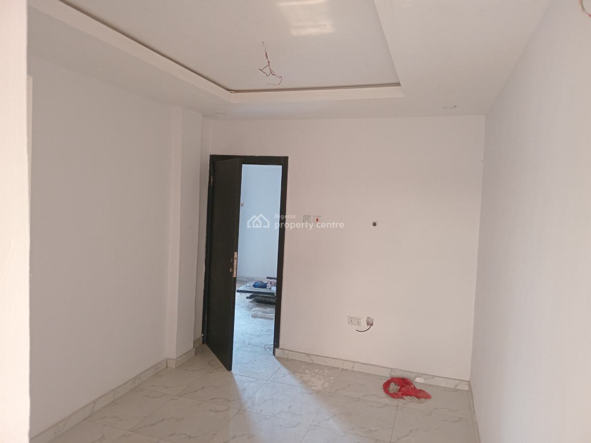 2 Bedroom Flat, By Adekunle Third Mainland, Alagomeji, Yaba, Lagos, Flat / Apartment for Rent