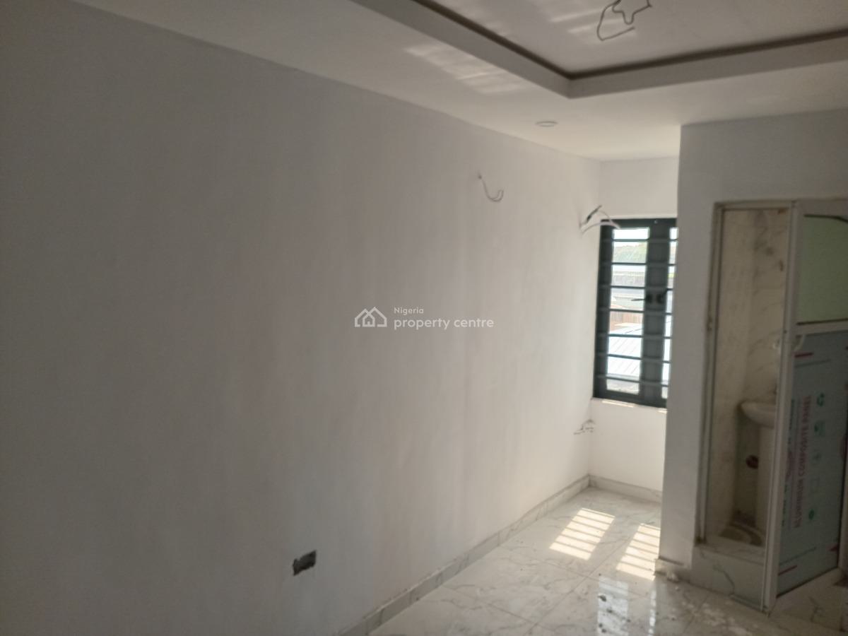 2 Bedroom Flat, By Adekunle Third Mainland, Alagomeji, Yaba, Lagos, Flat / Apartment for Rent