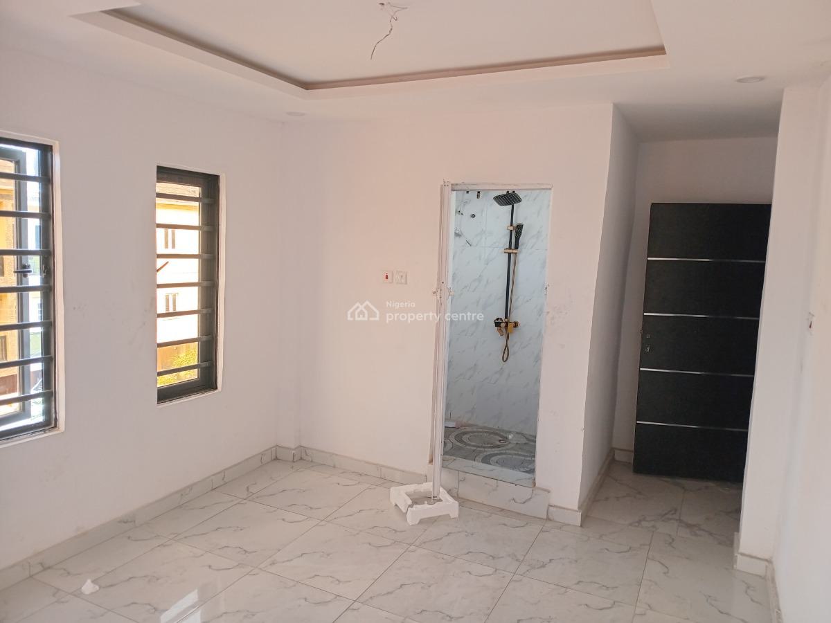 2 Bedroom Flat, By Adekunle Third Mainland, Alagomeji, Yaba, Lagos, Flat / Apartment for Rent