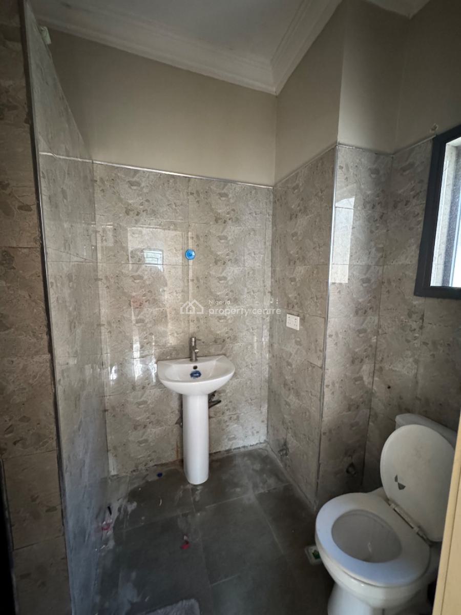 𝐖𝐄𝐋𝐋 𝐌𝐀𝐈𝐍𝐓𝐀𝐈𝐍𝐄𝐃  2 𝐁𝐄𝐃𝐑𝐎𝐎𝐌 𝐀𝐏𝐀𝐑𝐓𝐌𝐄𝐍𝐓, Ikota, Lekki, Lagos, Flat / Apartment for Rent