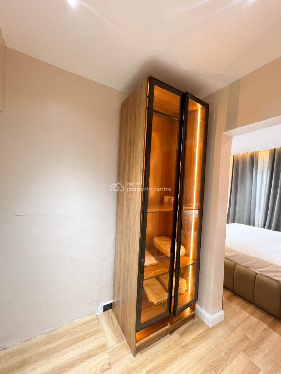 Exquisite 1 Bedroom Apartment, Gra Phase 2, Magodo, Lagos, Flat / Apartment Short Let