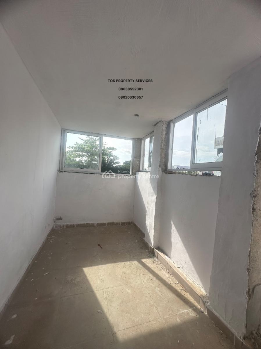 Shawarma/grill/suya/mini Restaurant Space, Facing a Busy Road, Lekki Phase 1, Lekki, Lagos, Restaurant / Bar for Rent