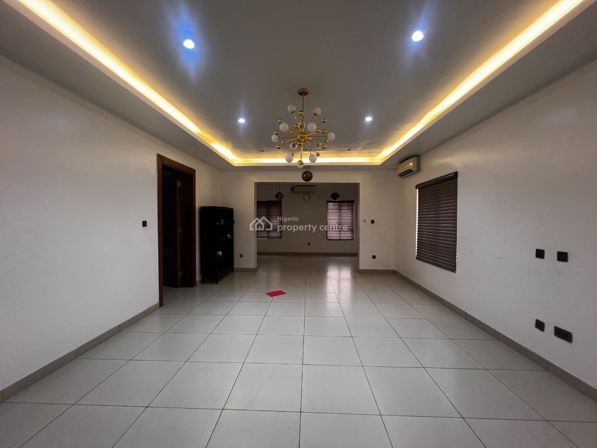 Spacious 3 Bedroom Service Apartment with a Room Bq, Lekki Right, Lekki Phase 1, Lekki, Lagos, Flat / Apartment for Rent