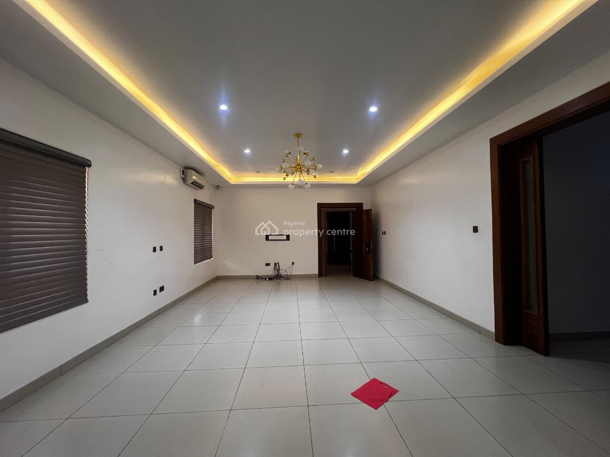 Spacious 3 Bedroom Service Apartment with a Room Bq, Lekki Right, Lekki Phase 1, Lekki, Lagos, Flat / Apartment for Rent