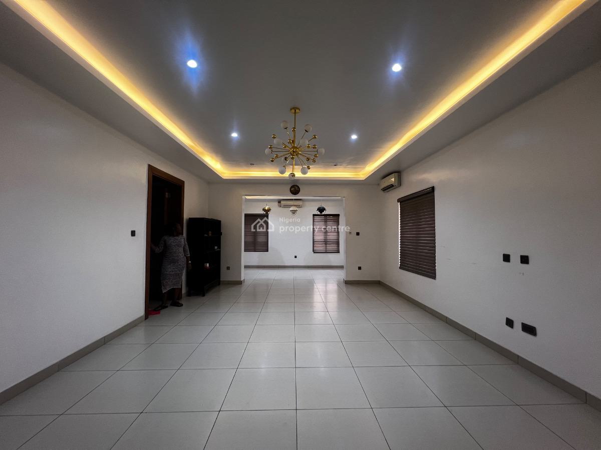 Spacious 3 Bedroom Service Apartment with a Room Bq, Lekki Right, Lekki Phase 1, Lekki, Lagos, Flat / Apartment for Rent