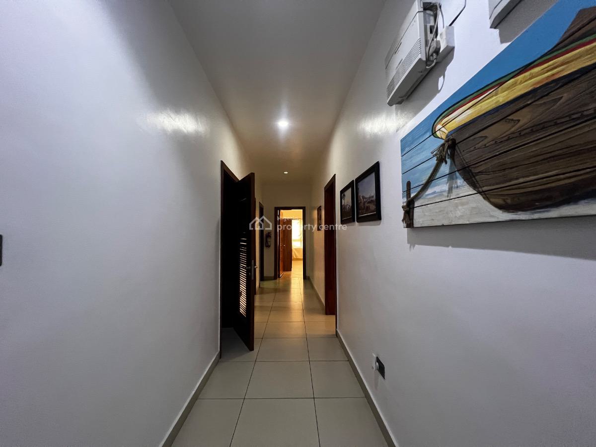 Spacious 3 Bedroom Service Apartment with a Room Bq, Lekki Right, Lekki Phase 1, Lekki, Lagos, Flat / Apartment for Rent