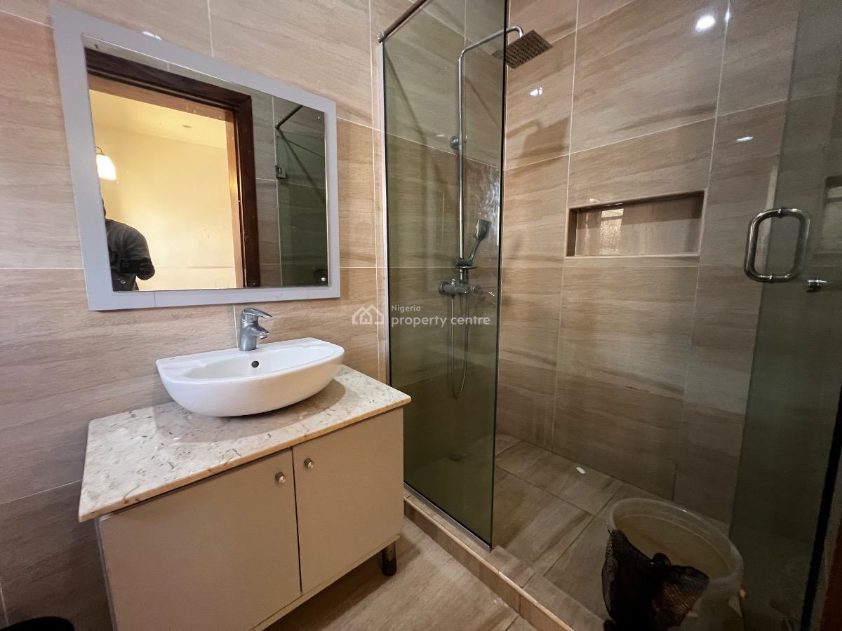Spacious 3 Bedroom Service Apartment with a Room Bq, Lekki Right, Lekki Phase 1, Lekki, Lagos, Flat / Apartment for Rent