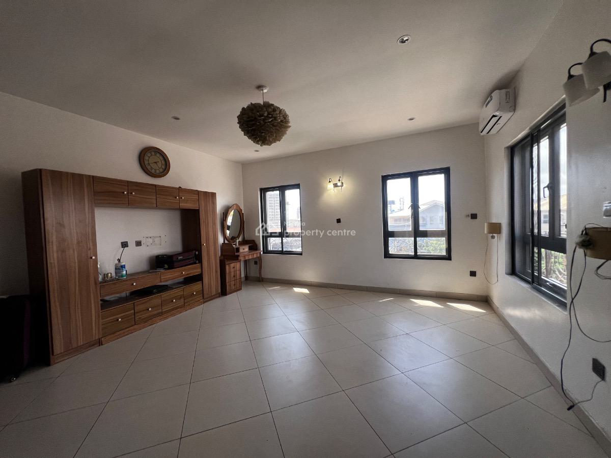 Spacious 3 Bedroom Service Apartment with a Room Bq, Lekki Right, Lekki Phase 1, Lekki, Lagos, Flat / Apartment for Rent
