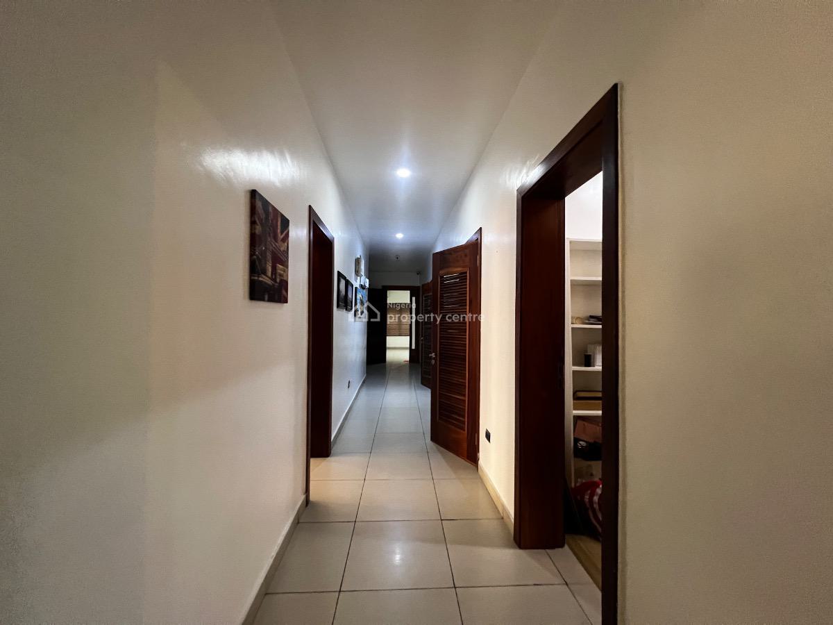 Spacious 3 Bedroom Service Apartment with a Room Bq, Lekki Right, Lekki Phase 1, Lekki, Lagos, Flat / Apartment for Rent