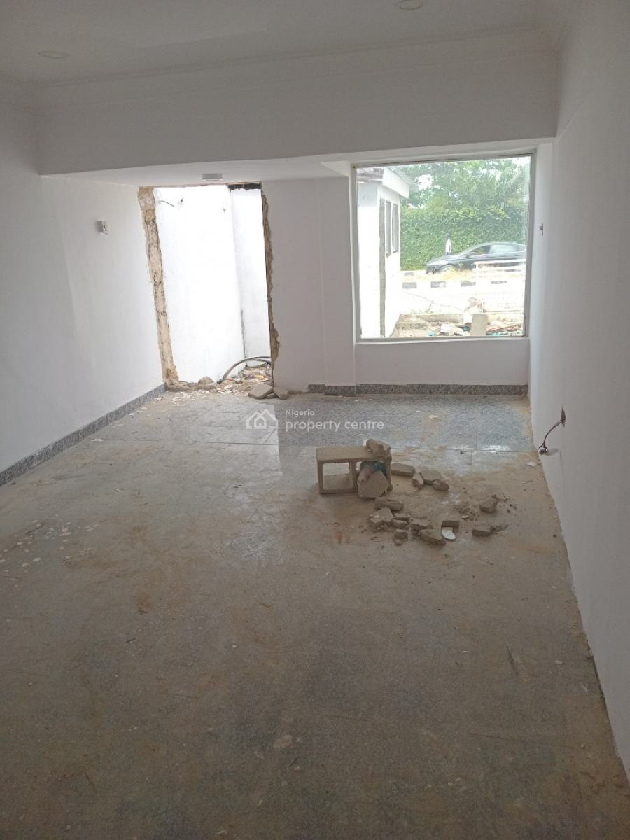 Shop Spaces on a Busy Road, Lekki Phase 1, Lekki, Lagos, Shop for Rent