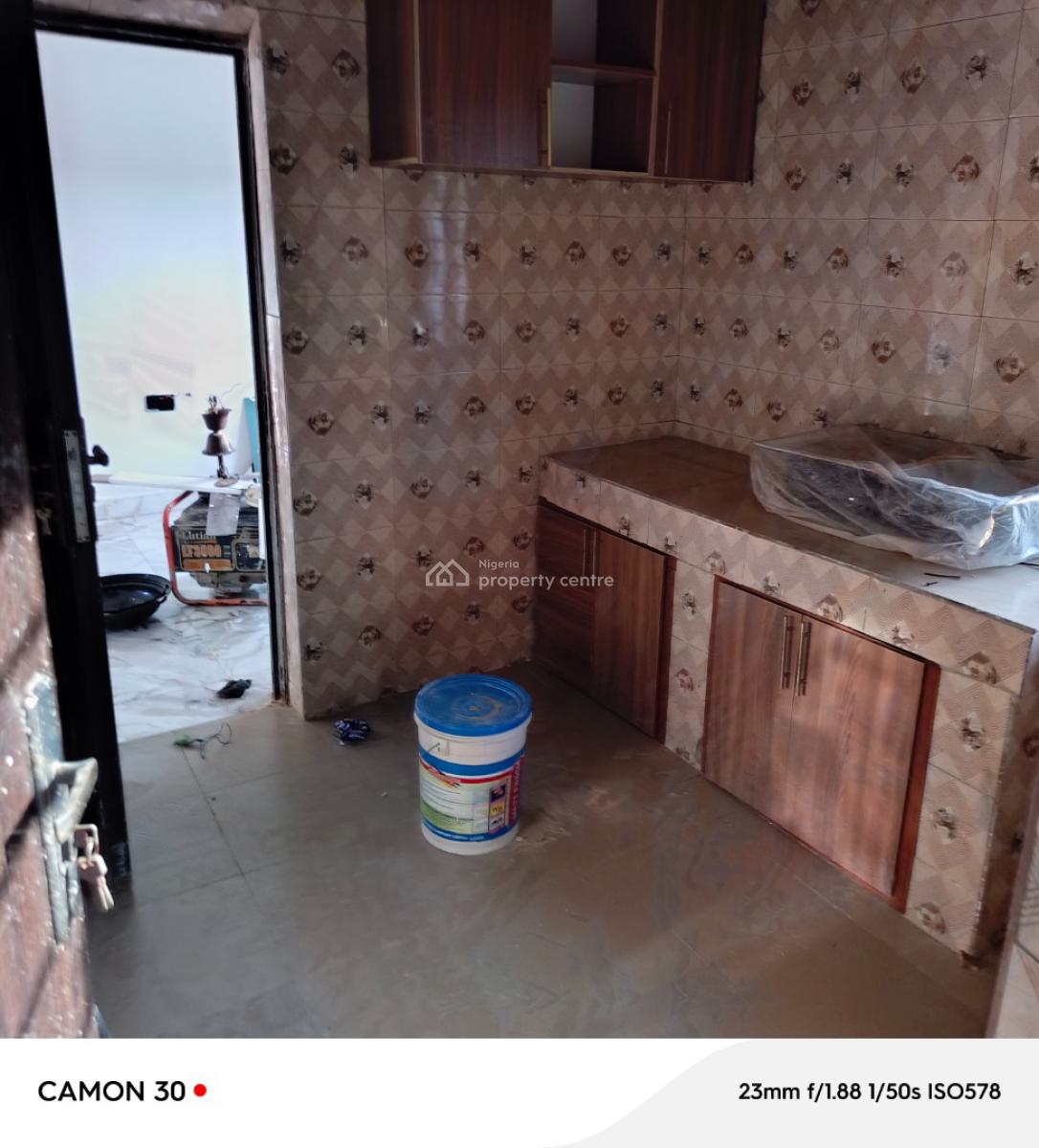 Give Away 2 Bedroom Flat, Isolo, Lagos, Flat / Apartment for Rent