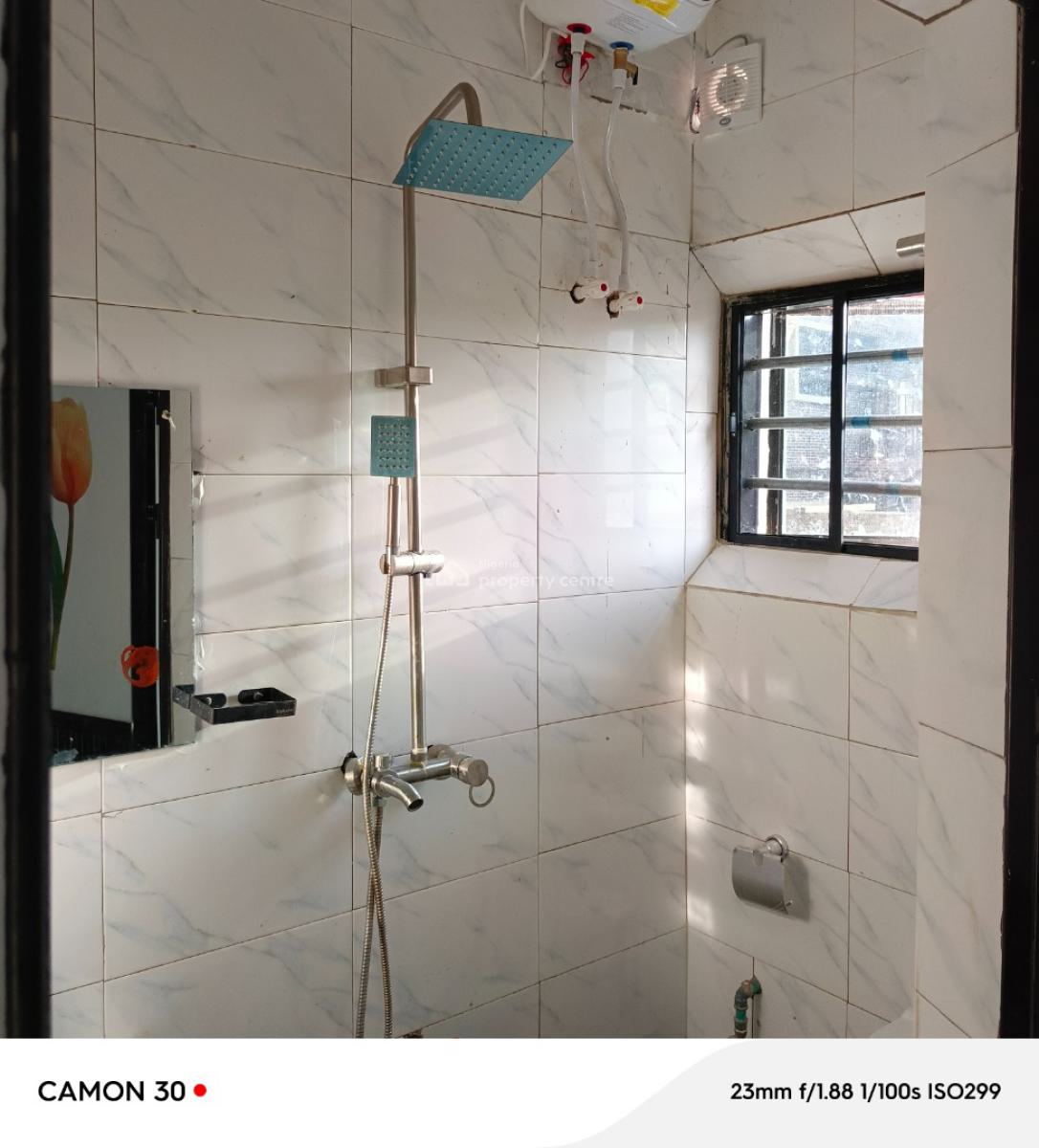 Give Away 2 Bedroom Flat, Isolo, Lagos, Flat / Apartment for Rent