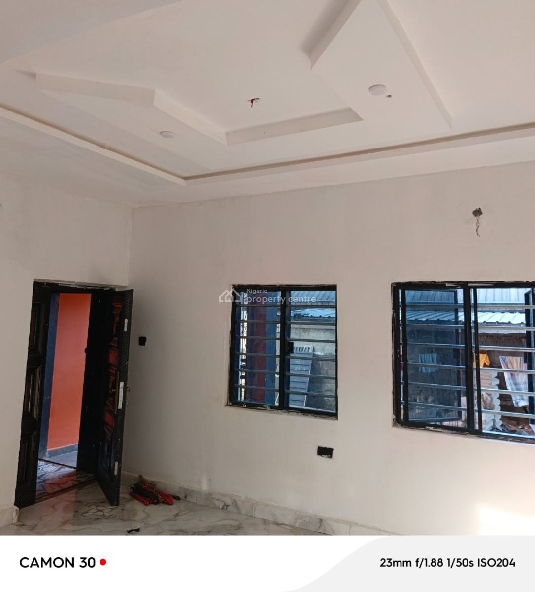 Give Away 2 Bedroom Flat, Isolo, Lagos, Flat / Apartment for Rent