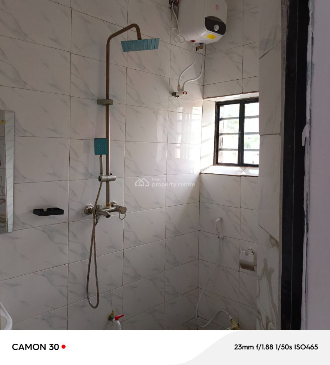 Give Away 2 Bedroom Flat, Isolo, Lagos, Flat / Apartment for Rent
