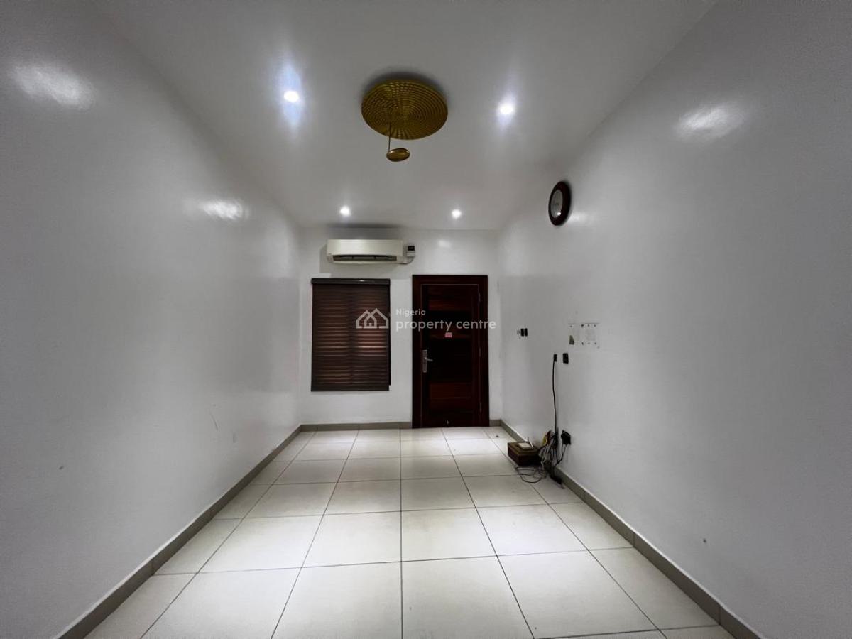 3 Bedroom Apartment with a Boys Quarter, Lekki Right, Lekki Phase 1, Lekki, Lagos, Flat / Apartment for Rent