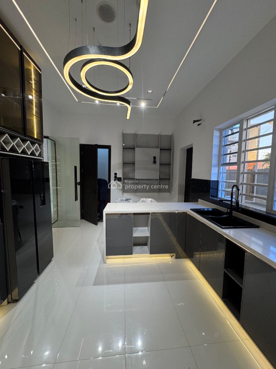 Spacious 5 Bedroom Fully Detached House with Pool, Lekki Phase 1, Lekki, Lagos, Detached Duplex for Sale