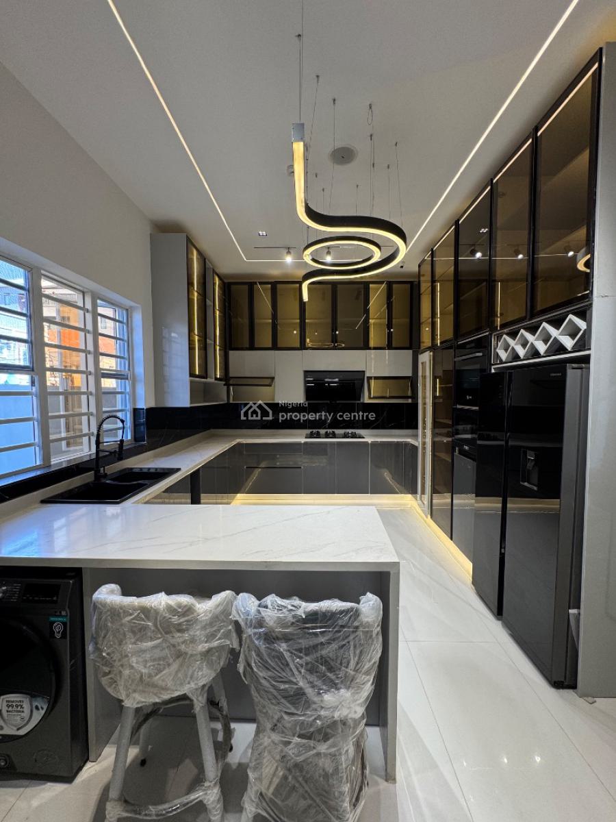 Spacious 5 Bedroom Fully Detached House with Pool, Lekki Phase 1, Lekki, Lagos, Detached Duplex for Sale