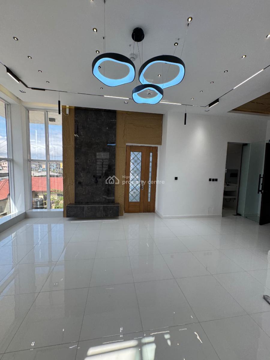 Spacious 5 Bedroom Fully Detached House with Pool, Lekki Phase 1, Lekki, Lagos, Detached Duplex for Sale