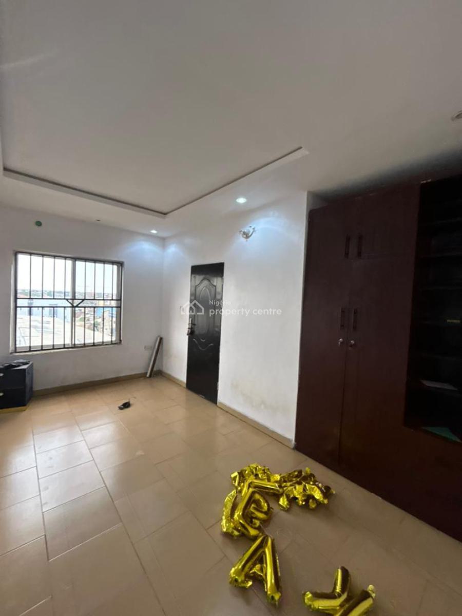 Luxury and Very Spacious 3 Bedrooms Apartment with Bq (top Floor), Ketu, Lagos, Flat / Apartment for Rent
