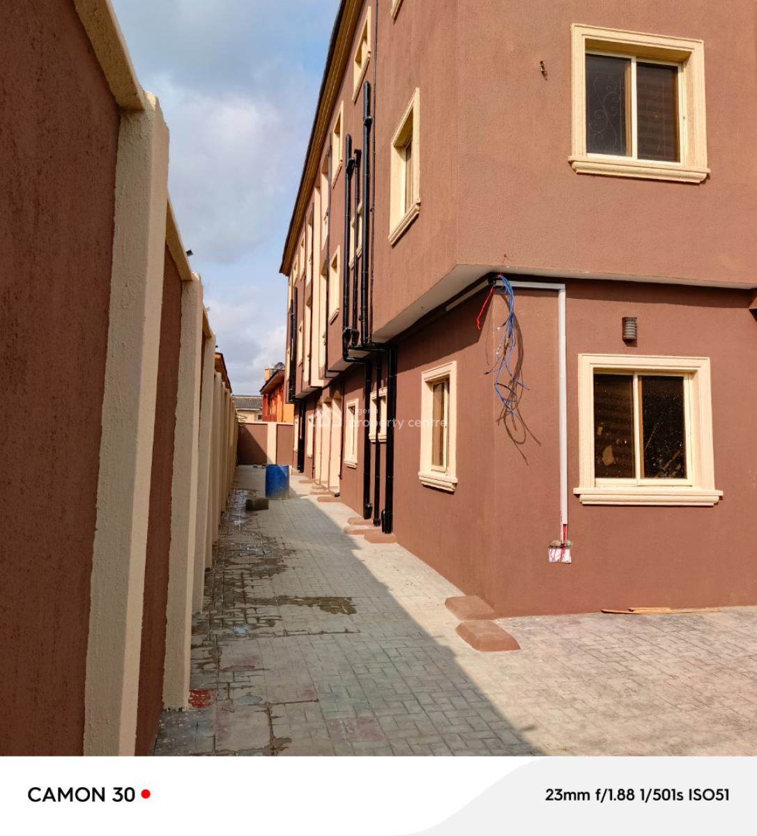 Give Away 2 Bedroom Flat, Isolo, Lagos, Flat / Apartment for Rent
