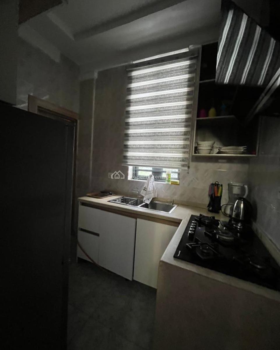 Lovely 2 Bedroom Apartment with Bq, Chevron, Lekki, Lagos, Block of Flats for Sale