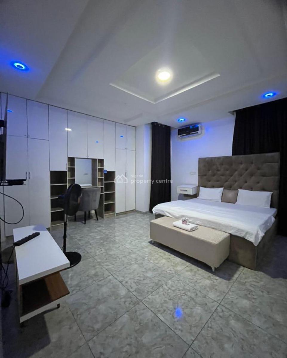 Lovely 2 Bedroom Apartment with Bq, Chevron, Lekki, Lagos, Block of Flats for Sale