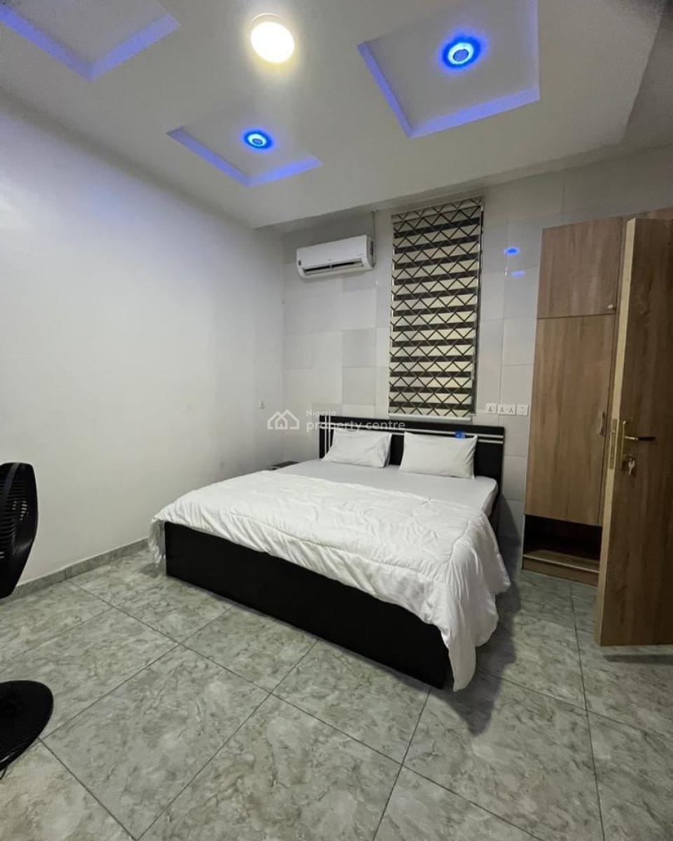 Lovely 2 Bedroom Apartment with Bq, Chevron, Lekki, Lagos, Block of Flats for Sale
